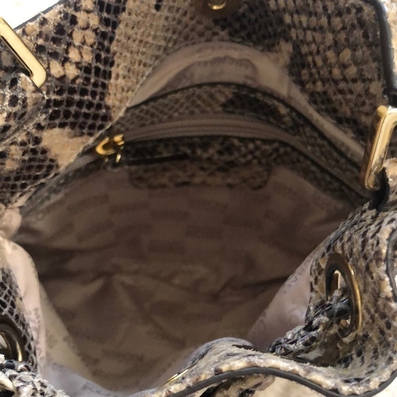 Michael Kors Snake Python Embossed Crossbody Bag Tassel Drawstring - Picture 2 of 12